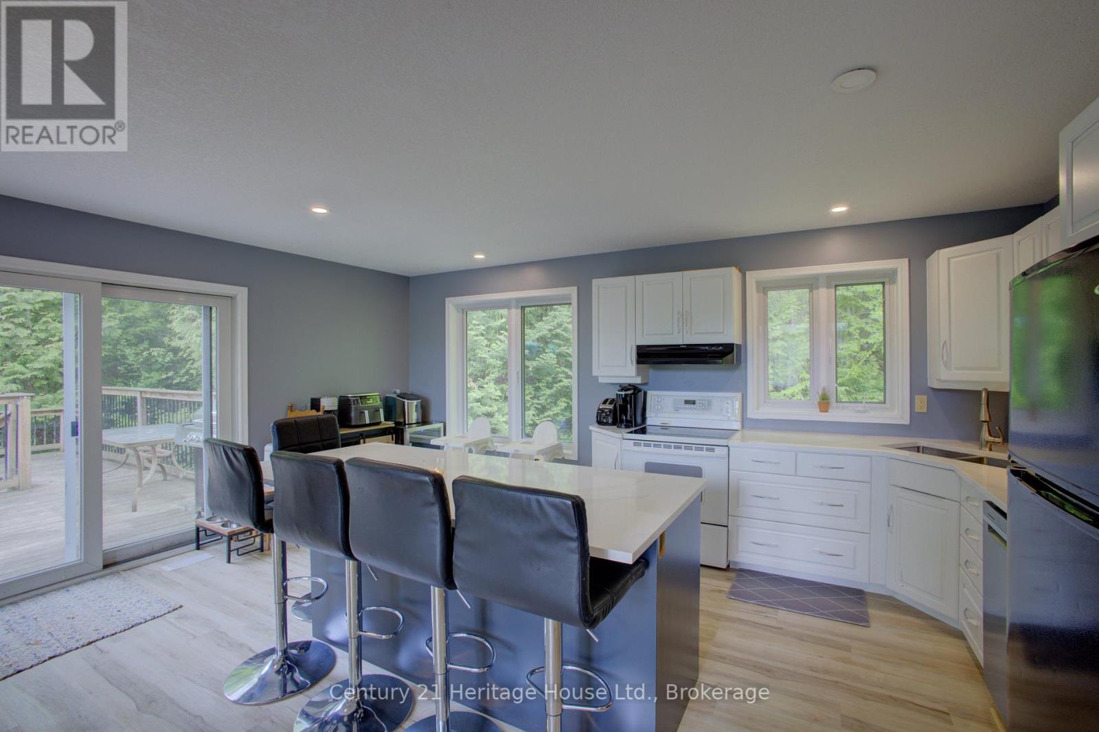 423080 Rocky Saugeen Road, West Grey, Ontario  N0G 1R0 - Photo 15 - X12184809
