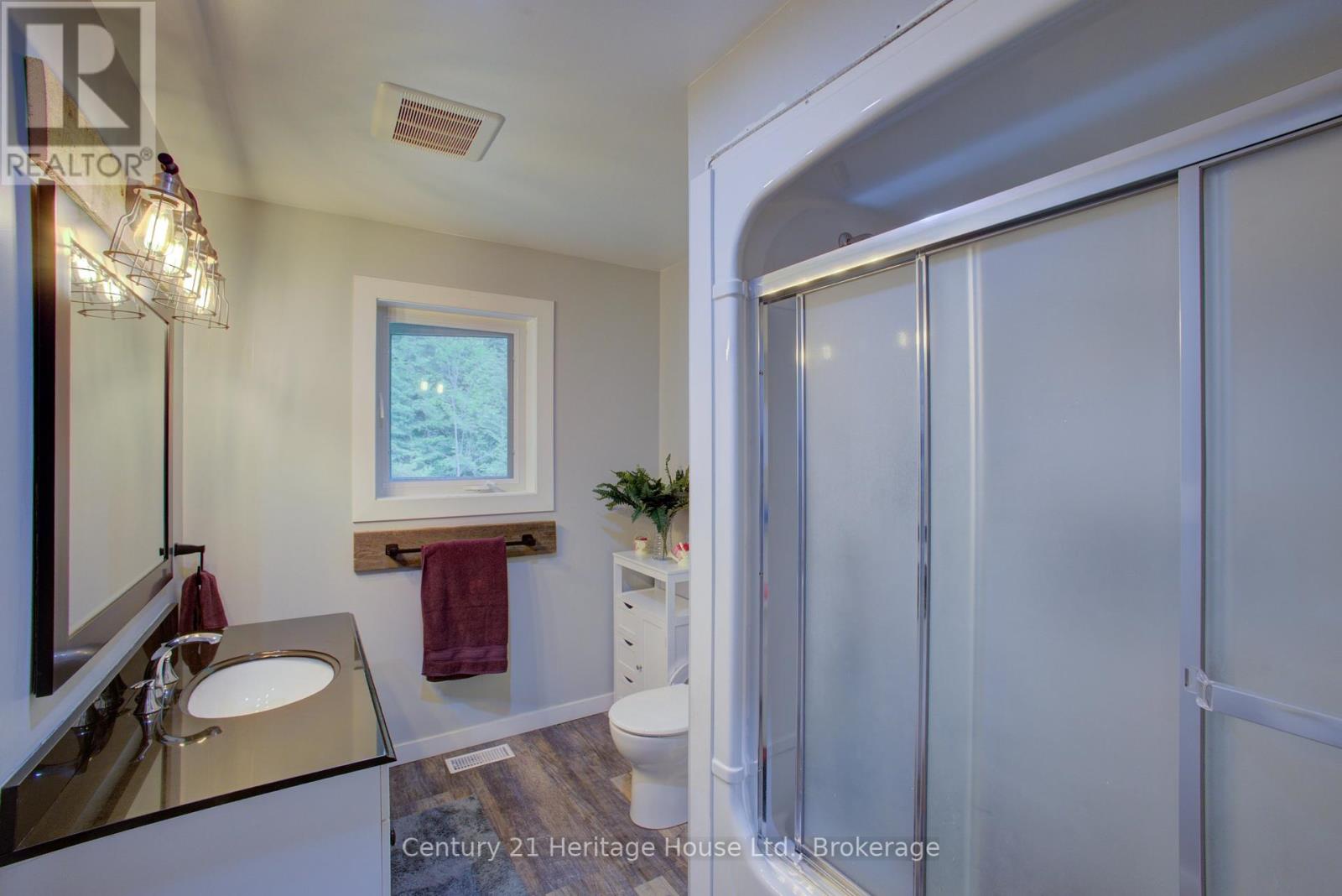 423080 Rocky Saugeen Road, West Grey, Ontario  N0G 1R0 - Photo 18 - X12184809