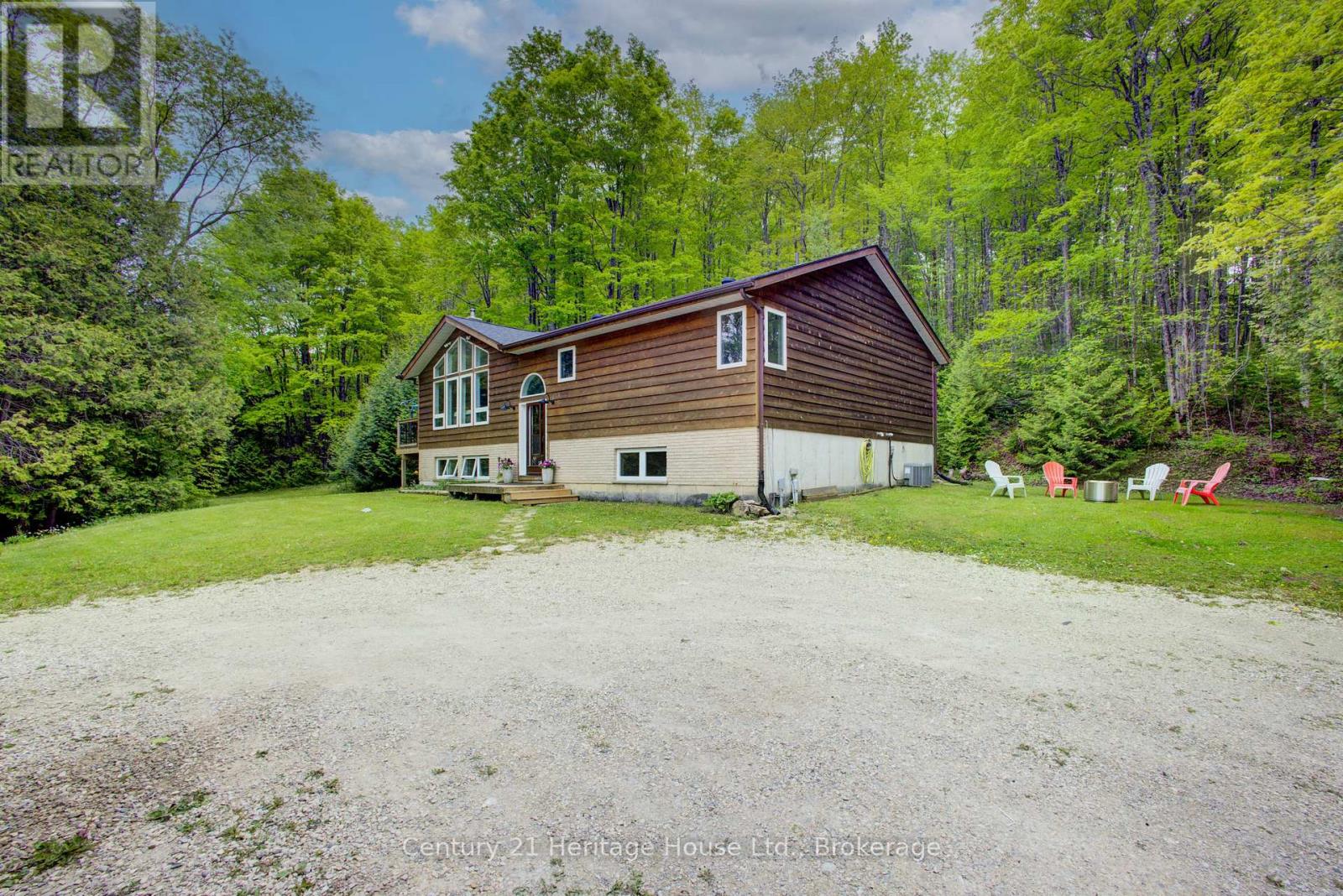 423080 Rocky Saugeen Road, West Grey, Ontario  N0G 1R0 - Photo 2 - X12184809