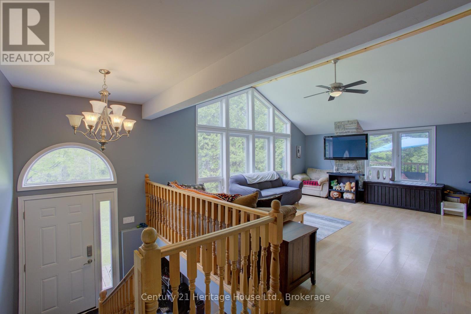 423080 Rocky Saugeen Road, West Grey, Ontario  N0G 1R0 - Photo 7 - X12184809