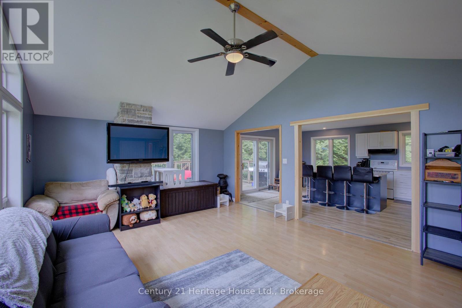 423080 Rocky Saugeen Road, West Grey, Ontario  N0G 1R0 - Photo 9 - X12184809