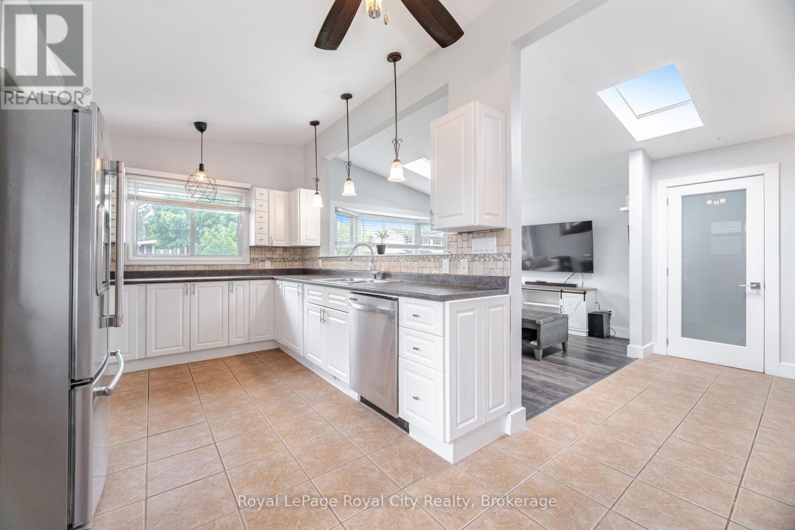 61 Lawfield Drive, Hamilton, Ontario  L8V 4C6 - Photo 7 - X12185011