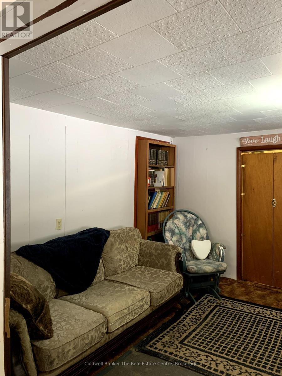 8934 County Rd 9 Road, Clearview, Ontario  L0M 1G0 - Photo 11 - S12185195
