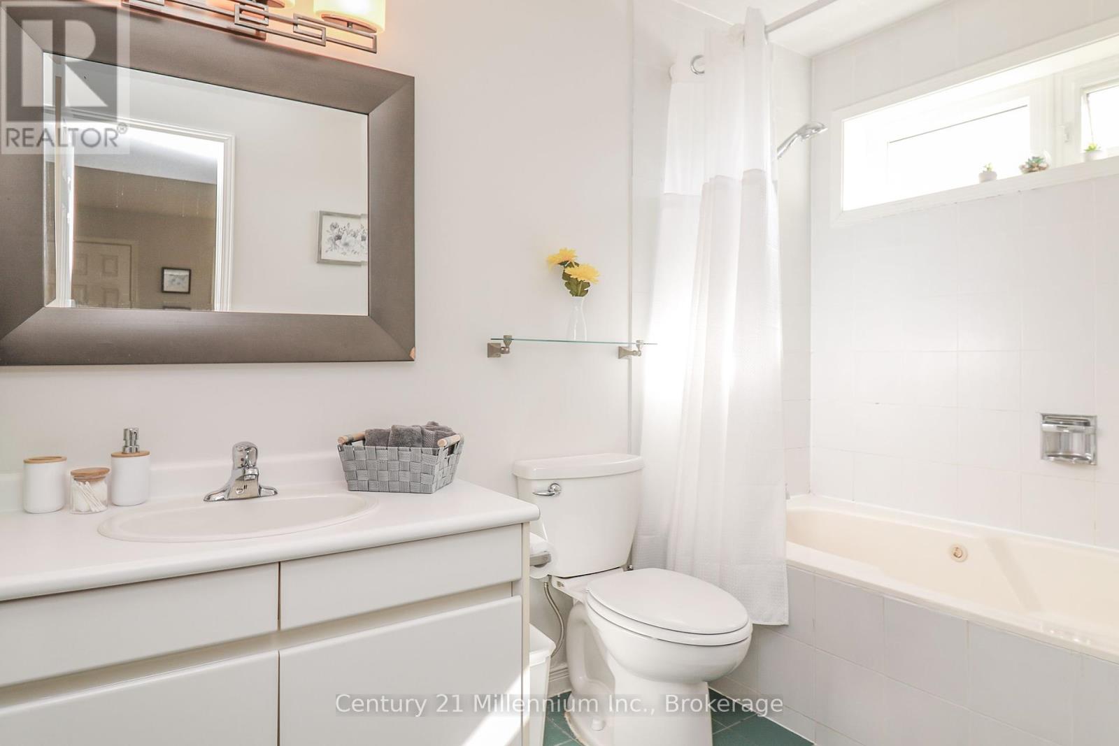 210 - 107 Wintergreen Place, Blue Mountains, Ontario  L9Y 0P8 - Photo 41 - X12185158