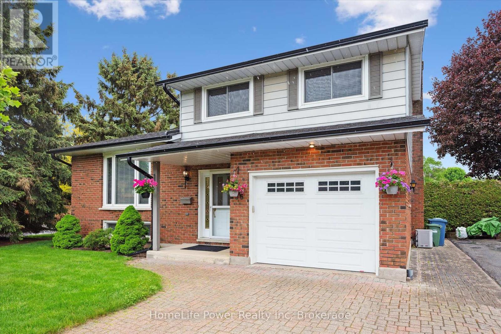 36 SANDERSON DRIVE, Guelph, Ontario