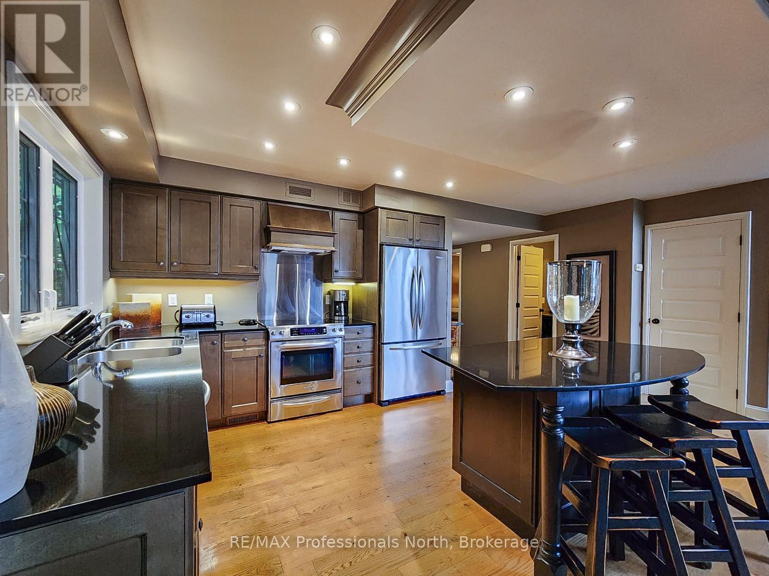 Sandfield 2, Week 10 - 3876 Muskoka Road 118, Muskoka Lakes, Ontario  P0B 1J0 - Photo 13 - X12185204