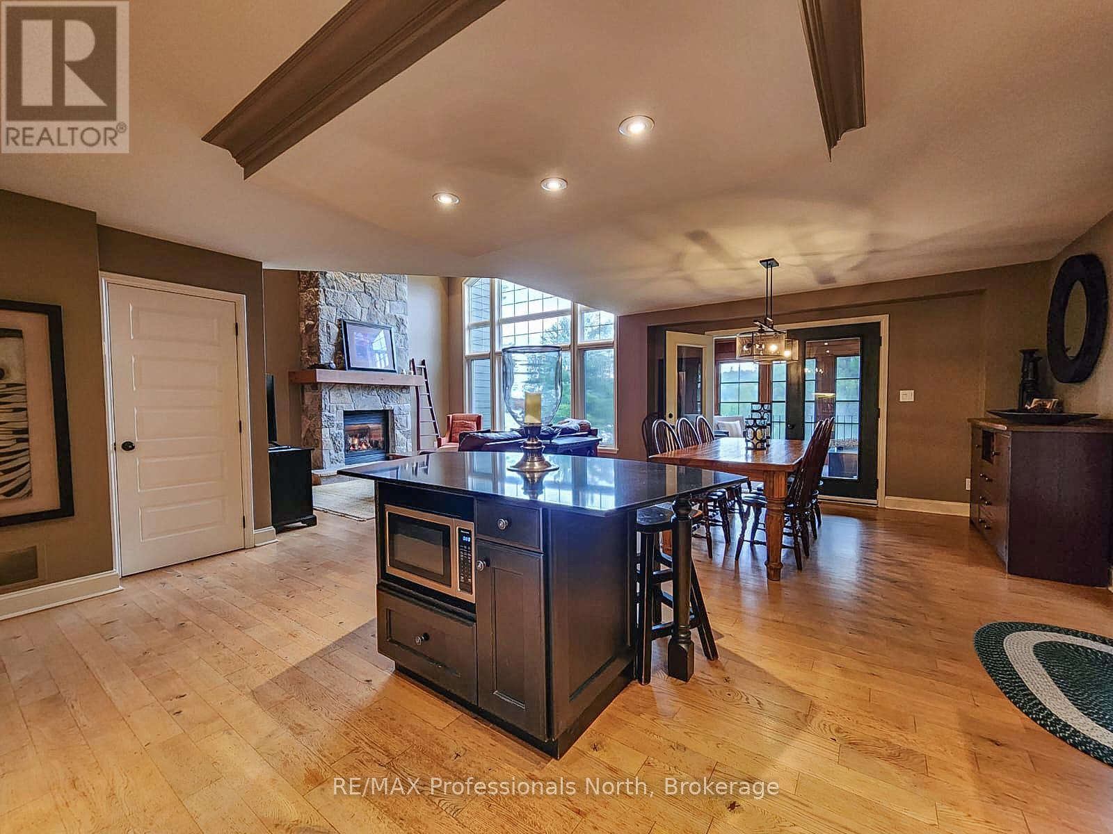 Sandfield 2, Week 10 - 3876 Muskoka Road 118, Muskoka Lakes, Ontario  P0B 1J0 - Photo 34 - X12185204