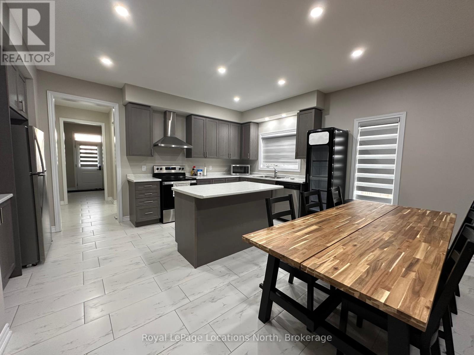 Main - 9 Bianca Crescent, Wasaga Beach, Ontario  L9Z 0H7 - Photo 5 - S12185282