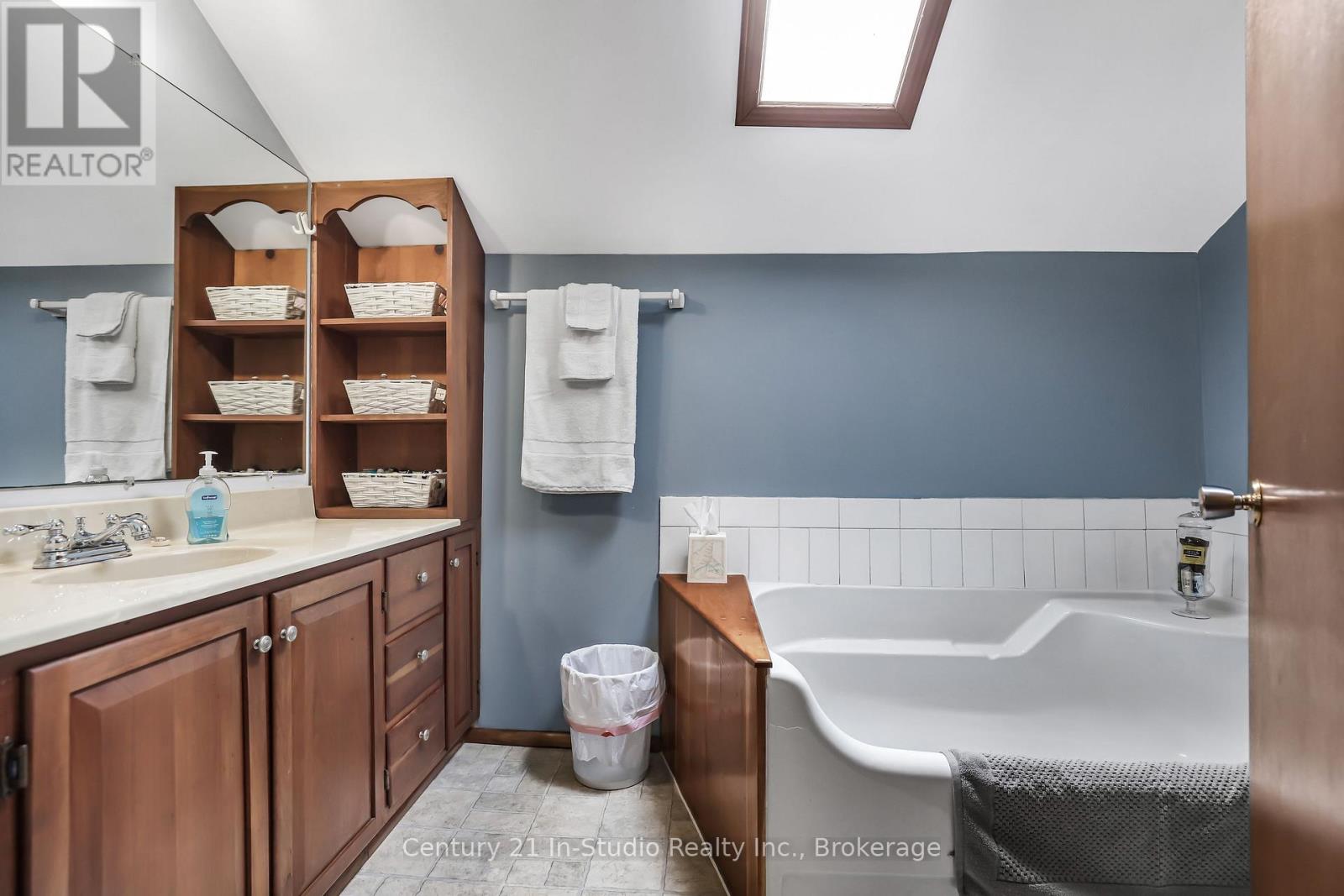 85695 St. Helens Line, Ashfield-Colborne-Wawanosh, Ontario  N0G 2H0 - Photo 38 - X12185363
