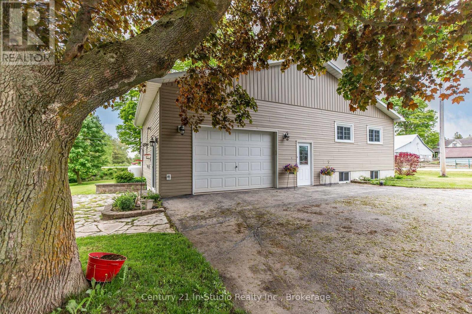 85695 St. Helens Line, Ashfield-Colborne-Wawanosh, Ontario  N0G 2H0 - Photo 7 - X12185363