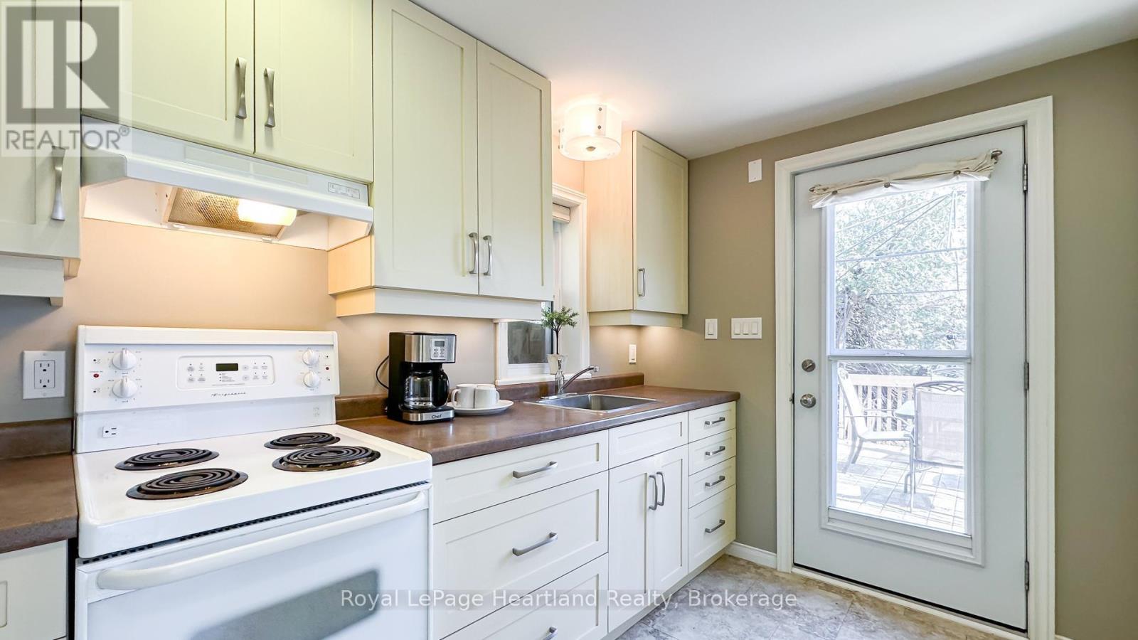9 Maple Lane, Ashfield-Colborne-Wawanosh, Ontario  N7A 3X9 - Photo 20 - X12185675