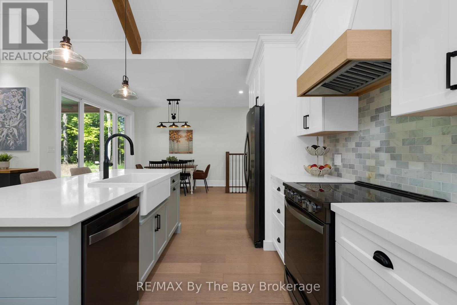 76 Old Aspdin Road, Huntsville, Ontario  P0B 1M0 - Photo 15 - X12185721
