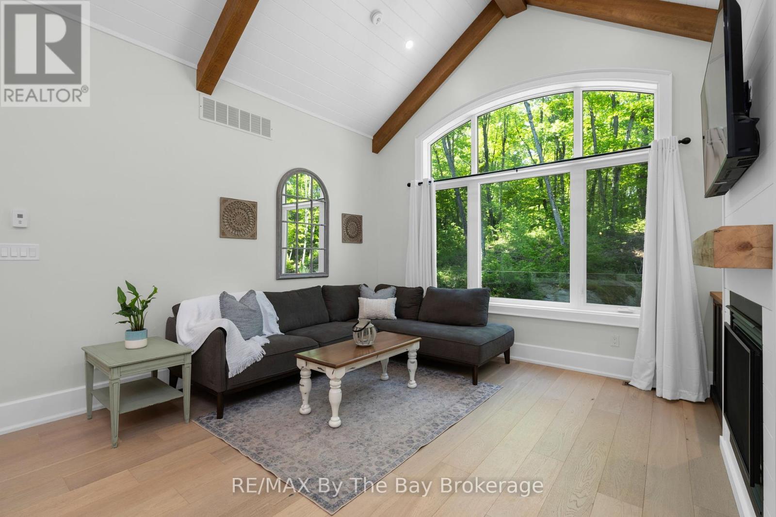 76 Old Aspdin Road, Huntsville, Ontario  P0B 1M0 - Photo 17 - X12185721
