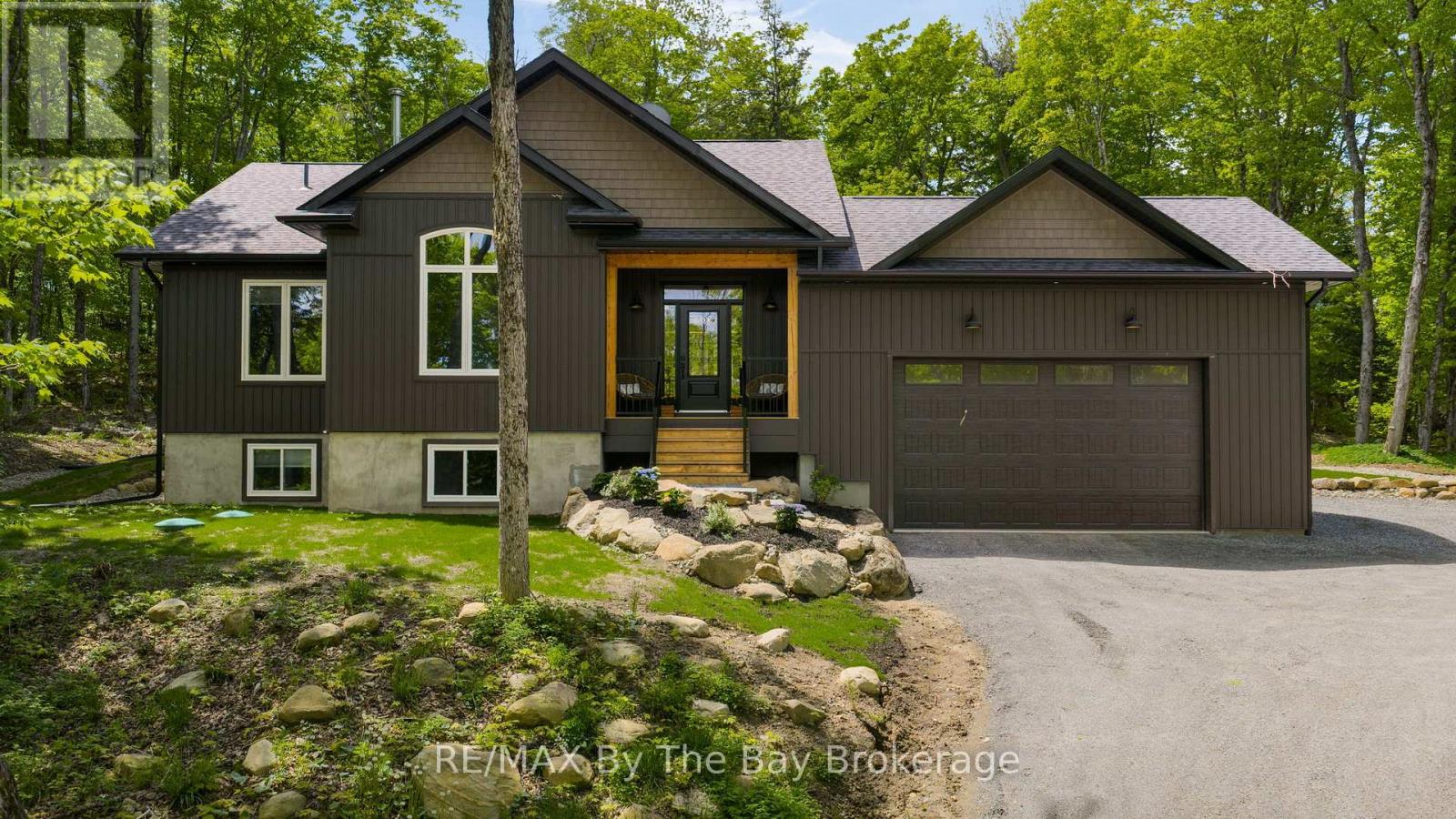 76 Old Aspdin Road, Huntsville, Ontario  P0B 1M0 - Photo 4 - X12185721