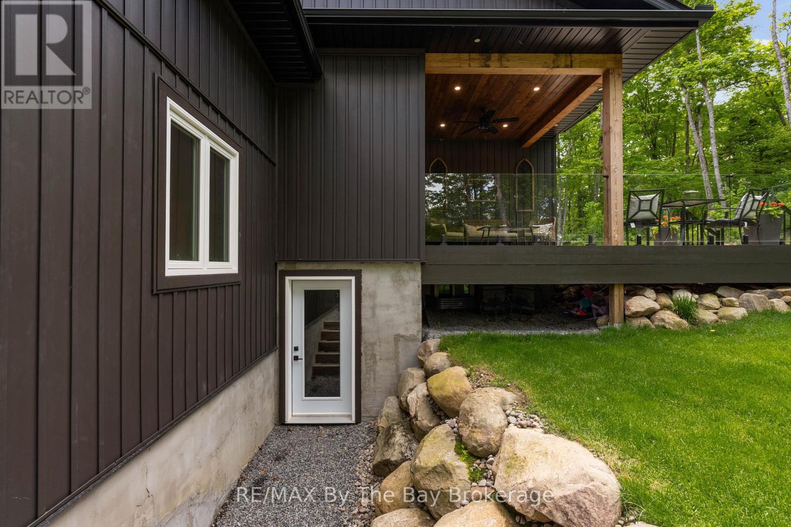 76 Old Aspdin Road, Huntsville, Ontario  P0B 1M0 - Photo 46 - X12185721