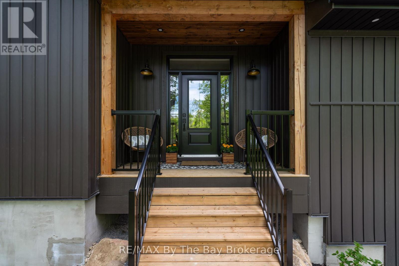 76 Old Aspdin Road, Huntsville, Ontario  P0B 1M0 - Photo 5 - X12185721