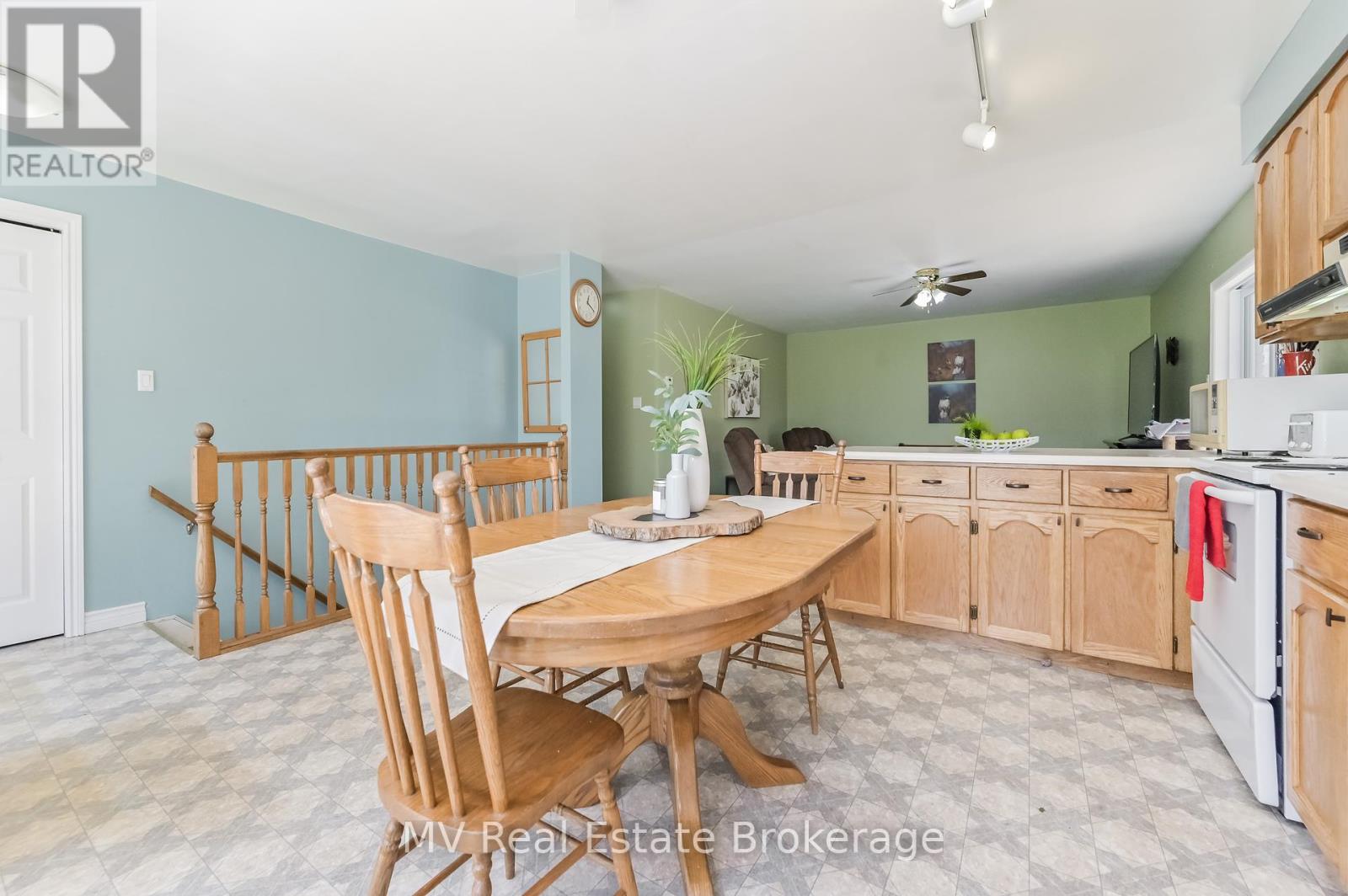 25 Graham Street W, Mapleton, Ontario  N0B 1A0 - Photo 13 - X12185882
