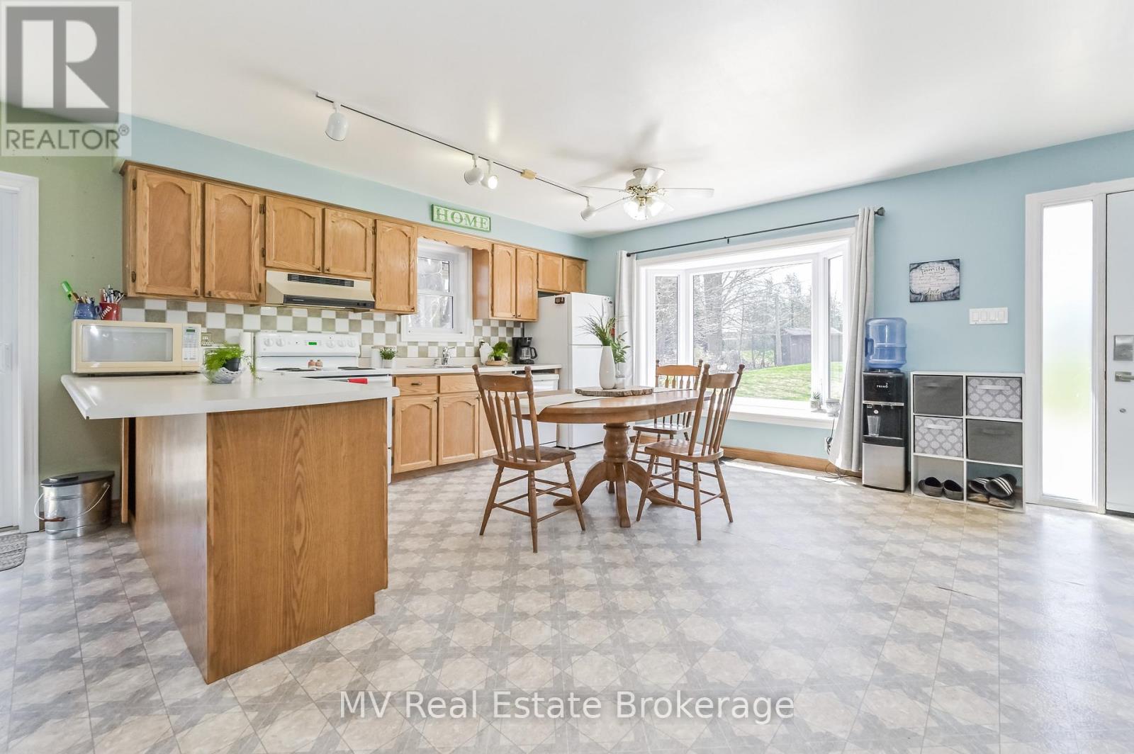 25 Graham Street W, Mapleton, Ontario  N0B 1A0 - Photo 7 - X12185882