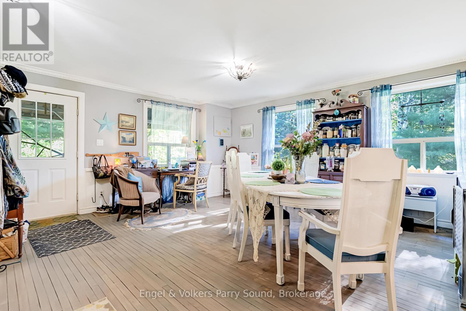 34 Gordon Point Road, Magnetawan, Ontario  P0A 1P0 - Photo 5 - X12185947