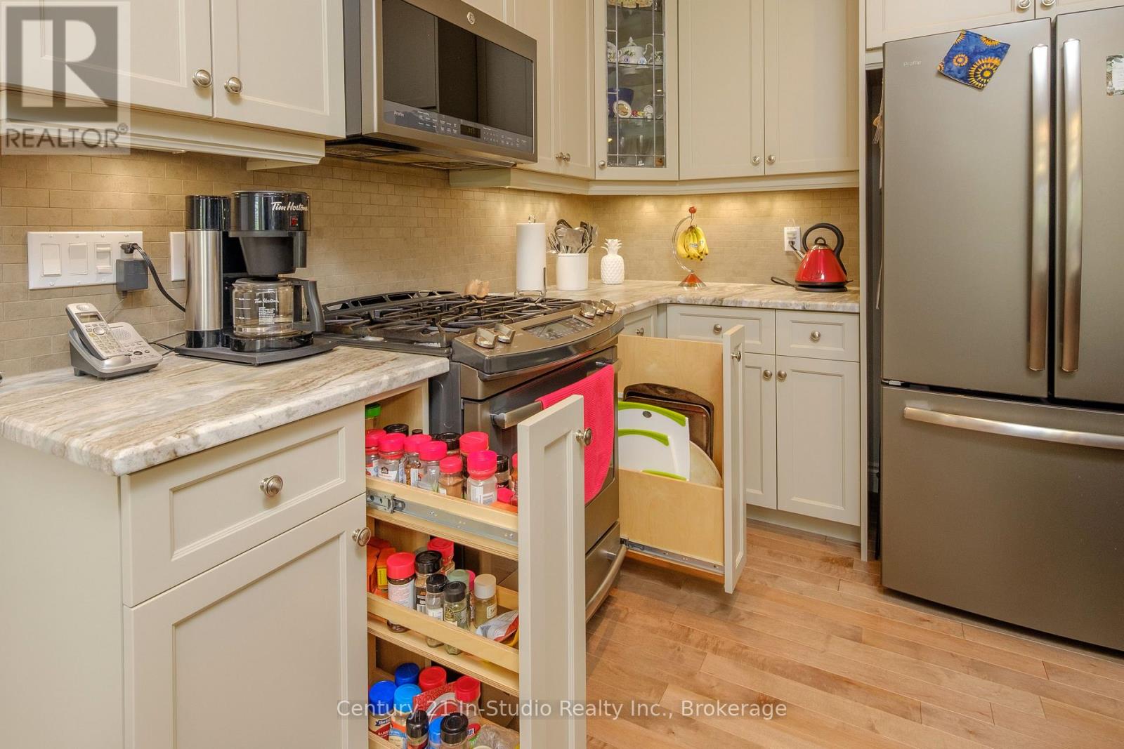 417 Mccullough Crescent, Kincardine, Ontario  N2Z 0A8 - Photo 11 - X12186123