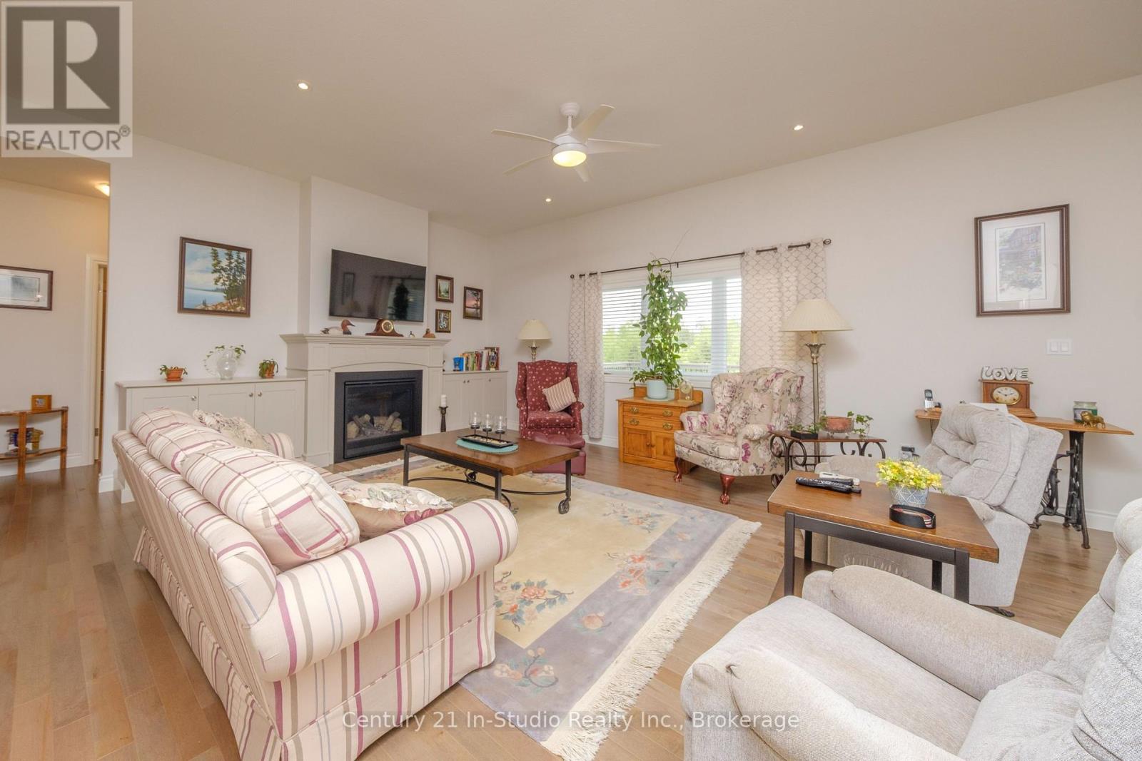 417 Mccullough Crescent, Kincardine, Ontario  N2Z 0A8 - Photo 5 - X12186123