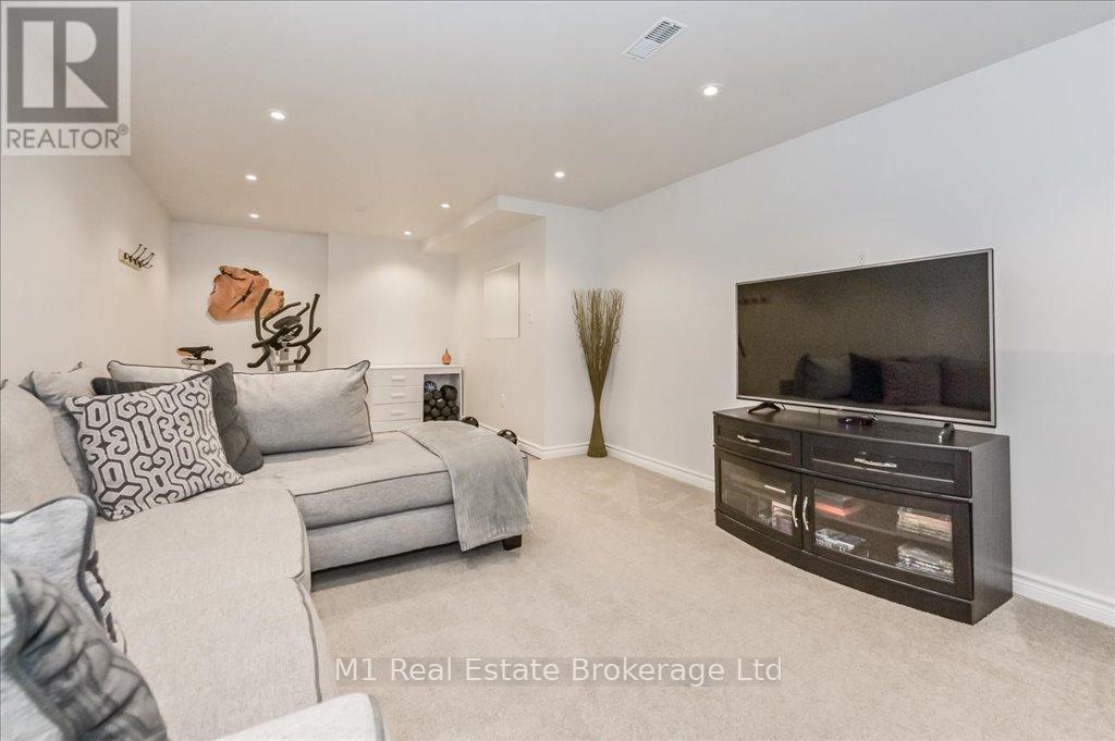 59 Keating Drive, Centre Wellington, Ontario  L1B 0B4 - Photo 40 - X12186273