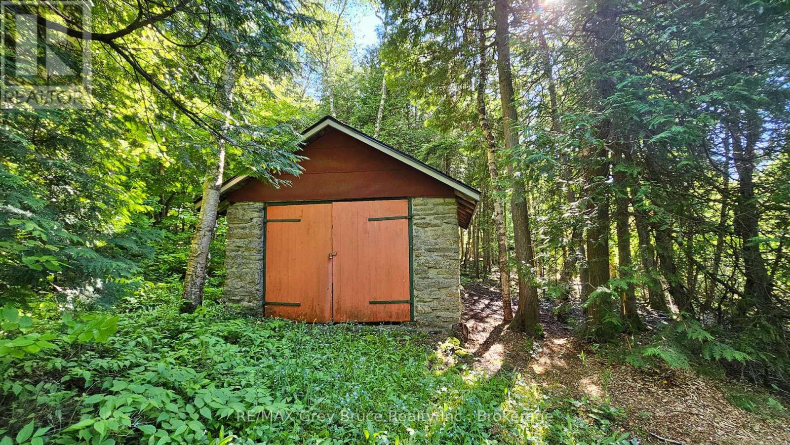 130 South Shore Road, Northern Bruce Peninsula, Ontario  N0H 1W0 - Photo 35 - X12186303
