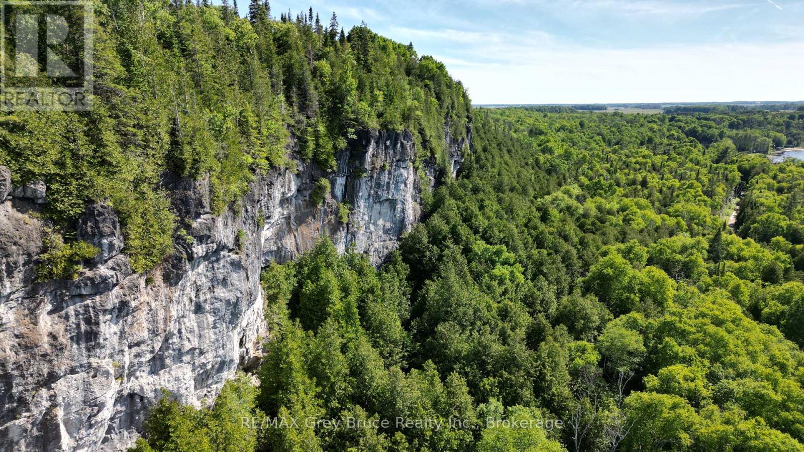 130 South Shore Road, Northern Bruce Peninsula, Ontario  N0H 1W0 - Photo 6 - X12186303
