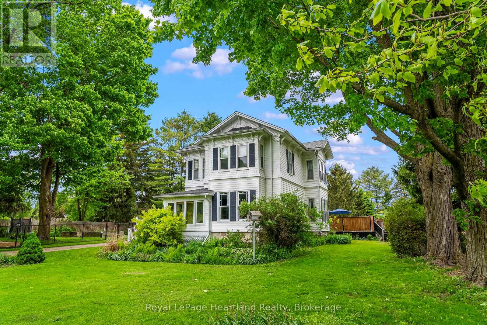 1047 GIBSON STREET, Howick, Ontario