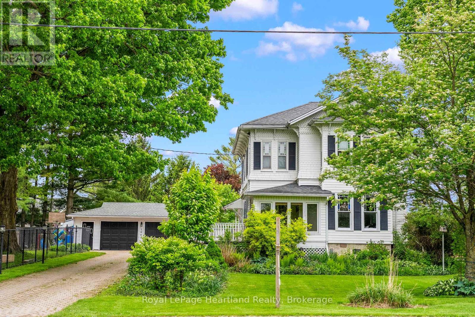 1047 Gibson Street, Howick, Ontario  N0G 2X0 - Photo 3 - X12186450