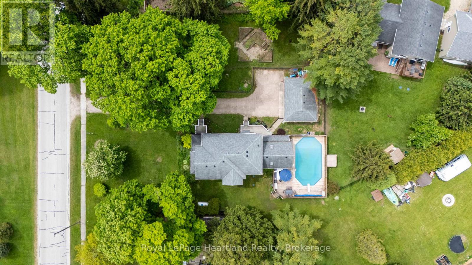 1047 Gibson Street, Howick, Ontario  N0G 2X0 - Photo 38 - X12186450