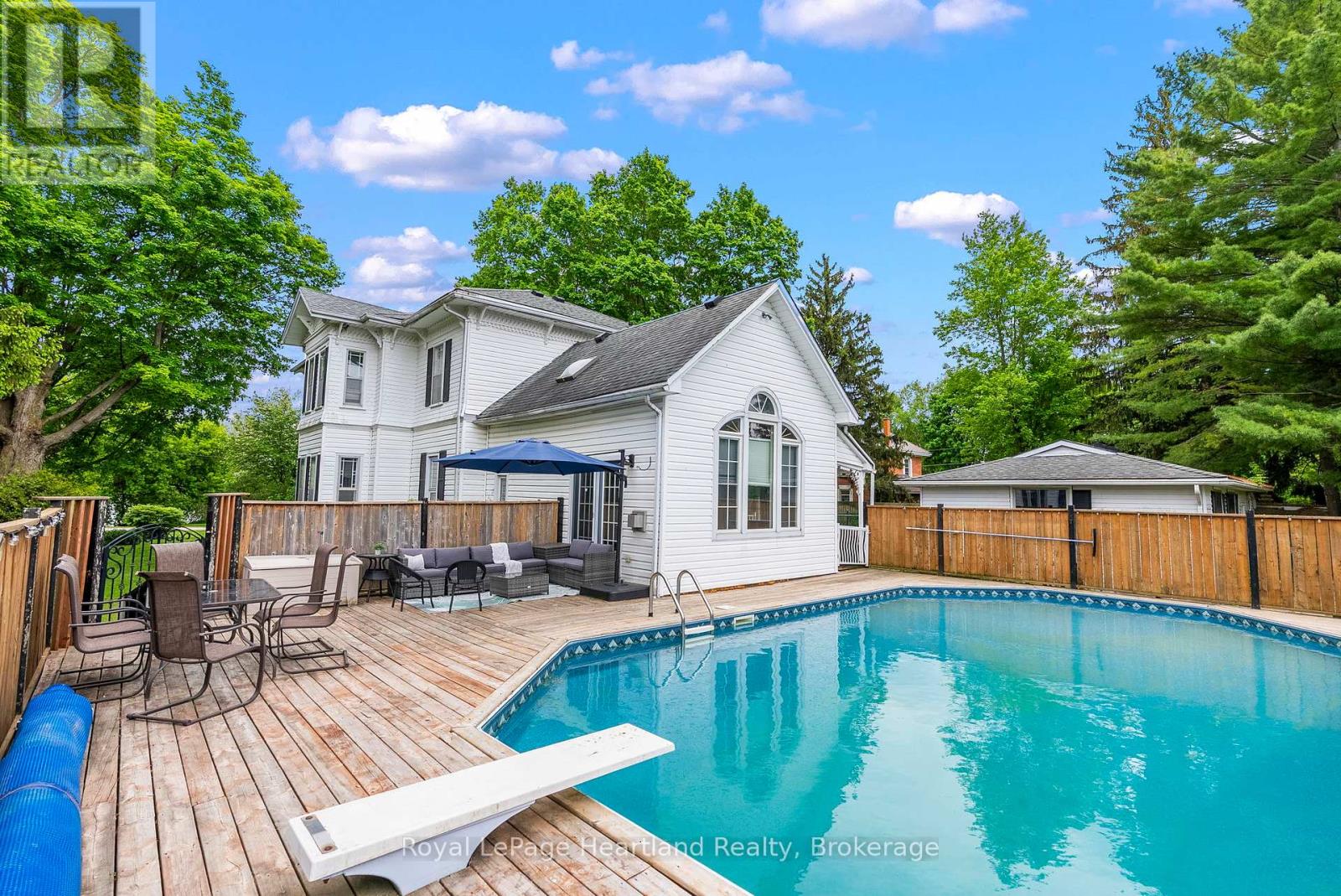 1047 Gibson Street, Howick, Ontario  N0G 2X0 - Photo 8 - X12186450