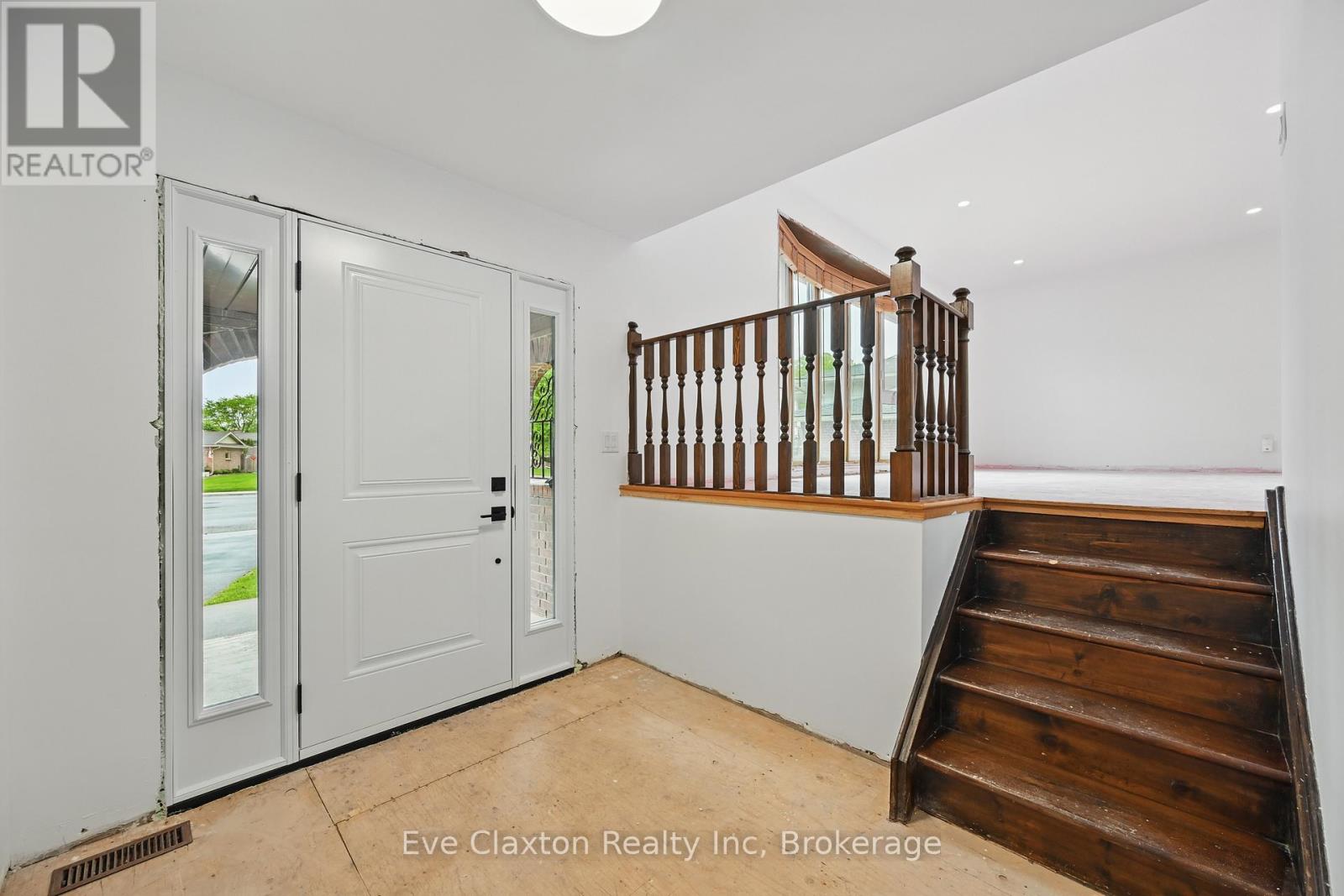 50 Sherwood Forest Trail, Welland, Ontario  L3C 5X6 - Photo 14 - X12186460