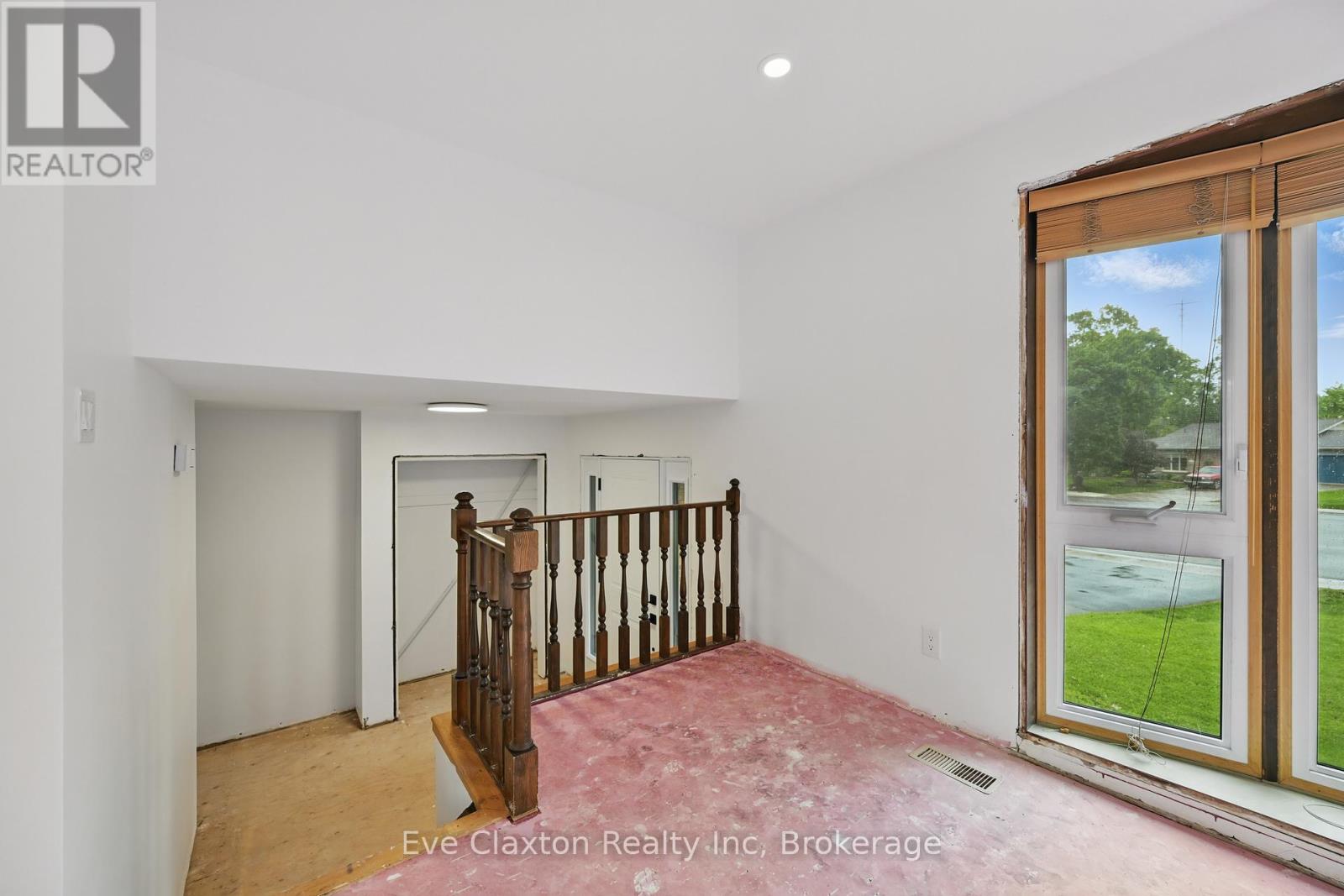 50 Sherwood Forest Trail, Welland, Ontario  L3C 5X6 - Photo 18 - X12186460