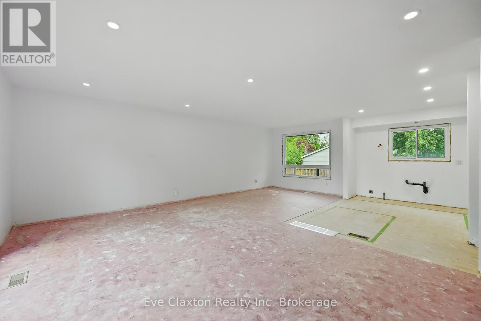 50 Sherwood Forest Trail, Welland, Ontario  L3C 5X6 - Photo 19 - X12186460