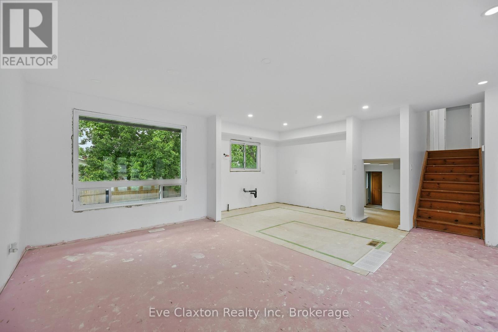 50 Sherwood Forest Trail, Welland, Ontario  L3C 5X6 - Photo 20 - X12186460