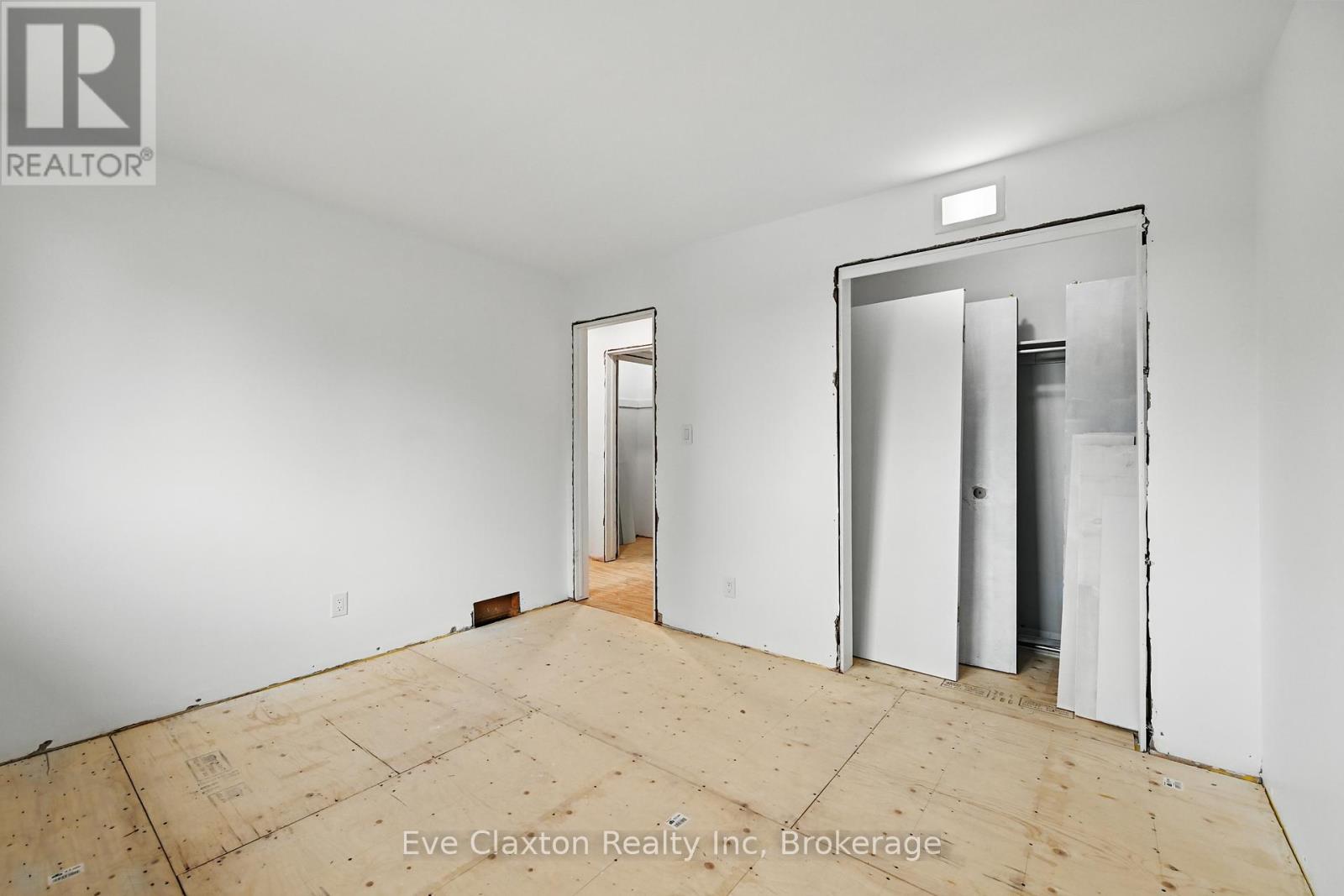50 Sherwood Forest Trail, Welland, Ontario  L3C 5X6 - Photo 23 - X12186460