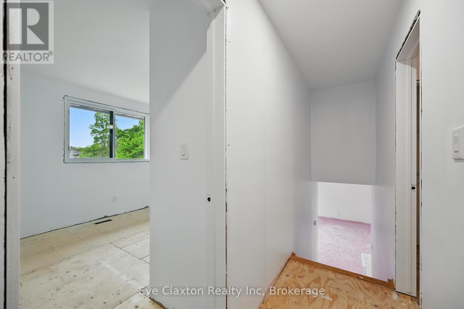50 Sherwood Forest Trail, Welland, Ontario  L3C 5X6 - Photo 33 - X12186460