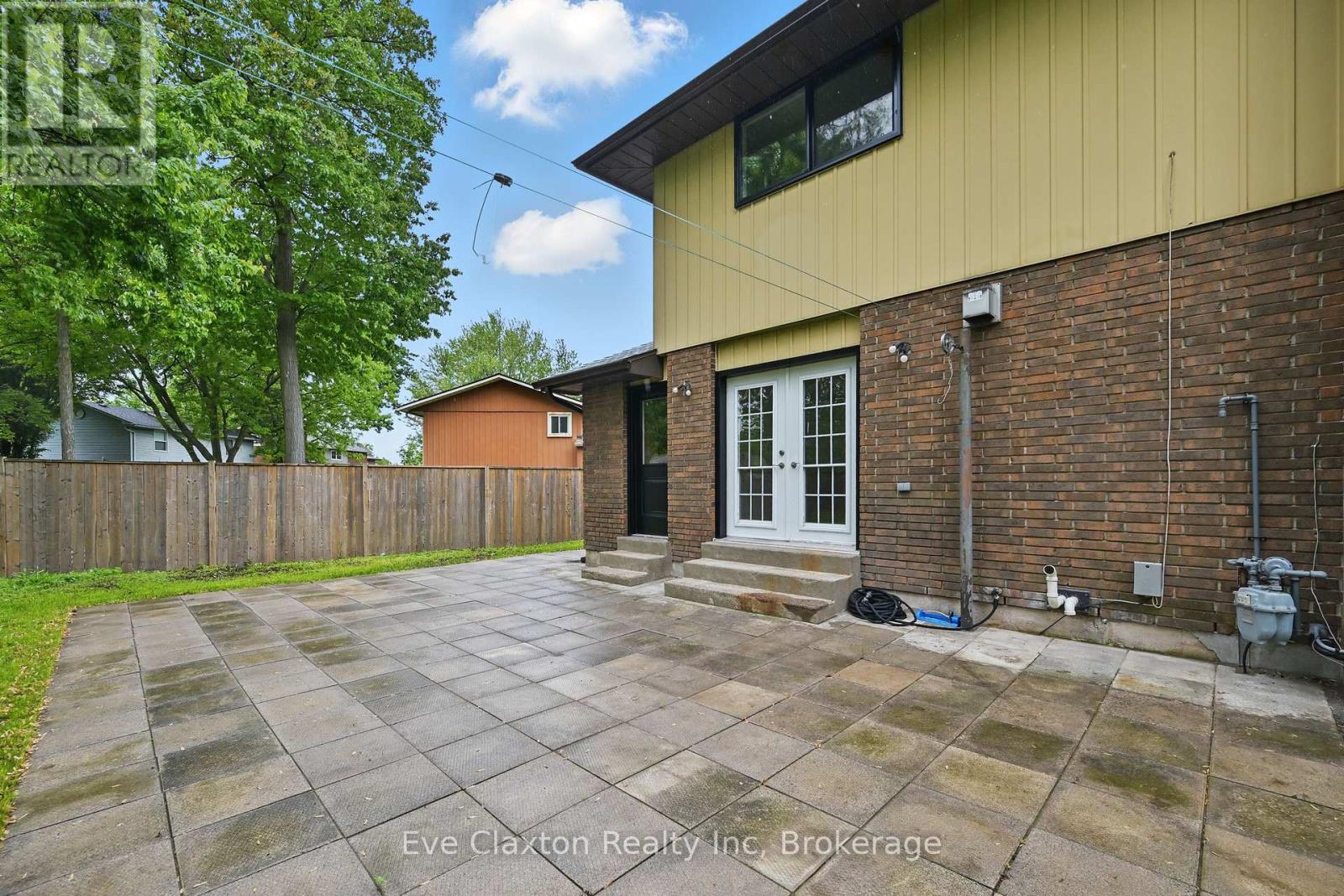 50 Sherwood Forest Trail, Welland, Ontario  L3C 5X6 - Photo 8 - X12186460