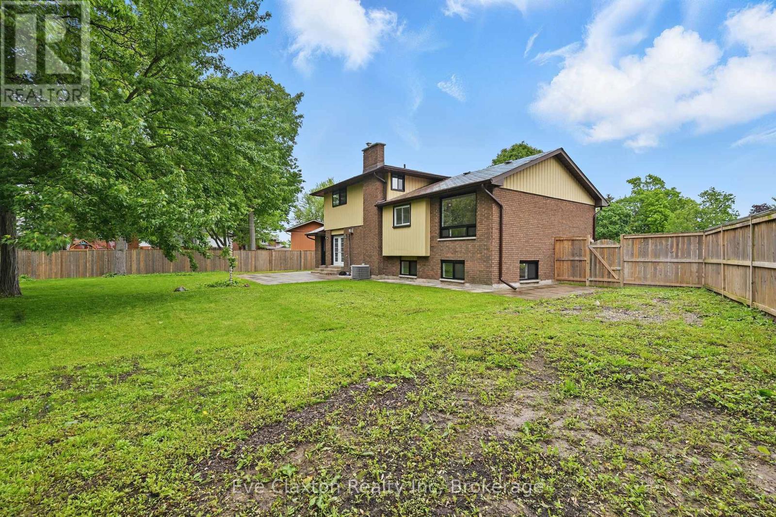 50 Sherwood Forest Trail, Welland, Ontario  L3C 5X6 - Photo 9 - X12186460