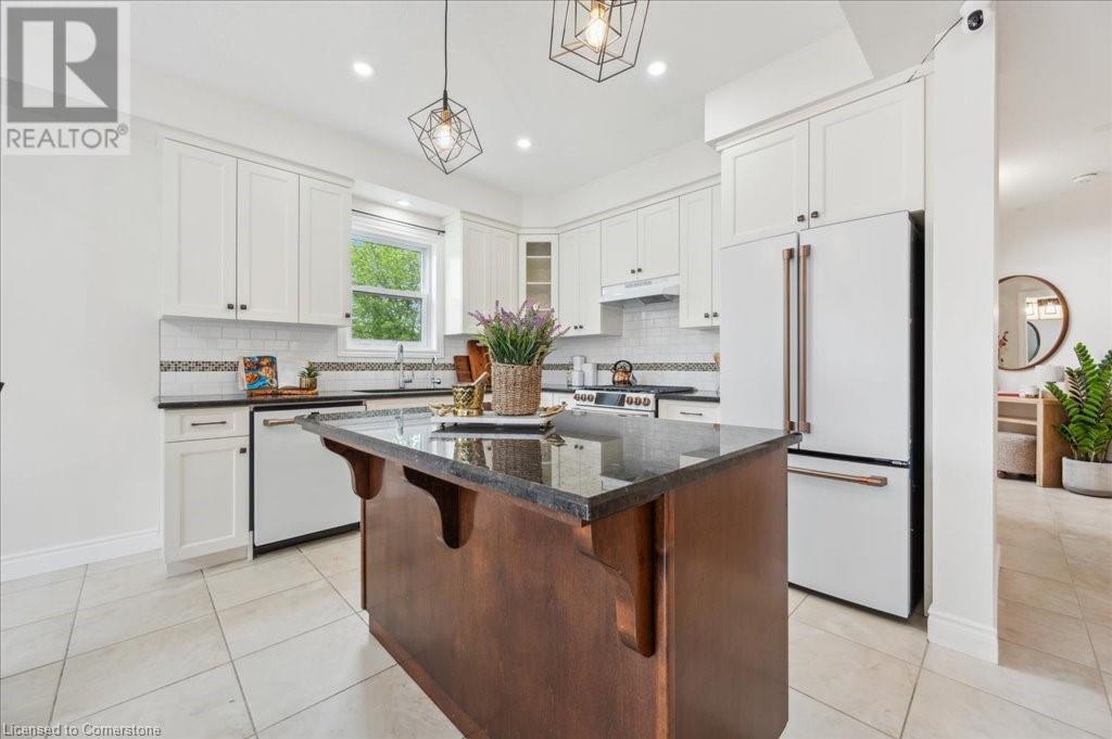 450 Applegate Court, Waterloo, Ontario  N2T 0A9 - Photo 13 - 40735845