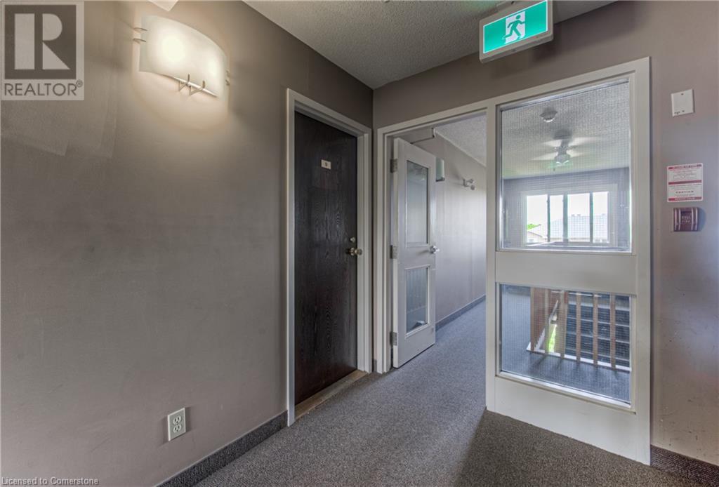 331 Northlake Drive Unit# 9, Waterloo, Ontario  N2V 1Z1 - Photo 32 - 40728926