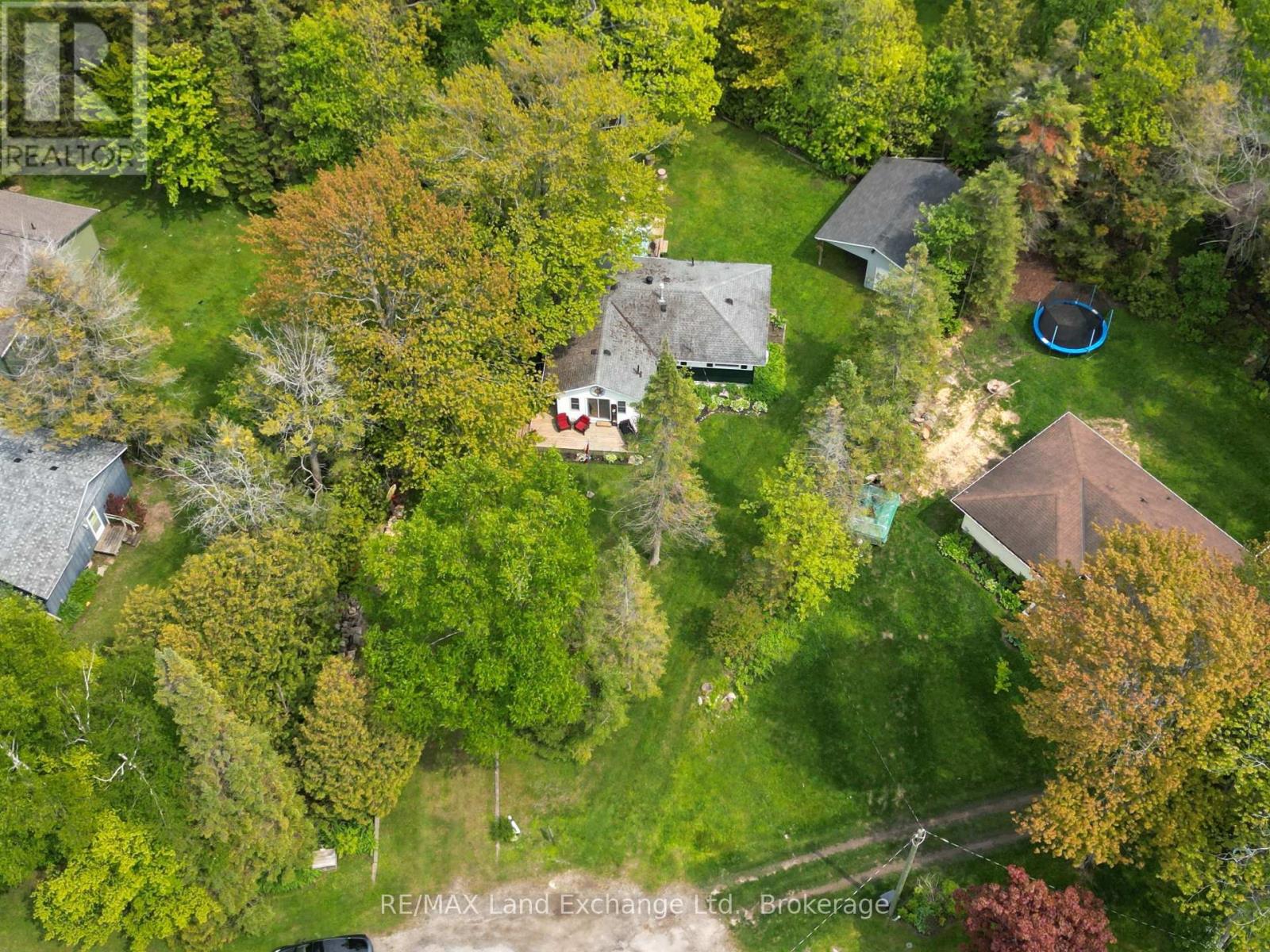 702 Yosacha Place, Huron-Kinloss, Ontario  N2Z 2X3 - Photo 2 - X12186775