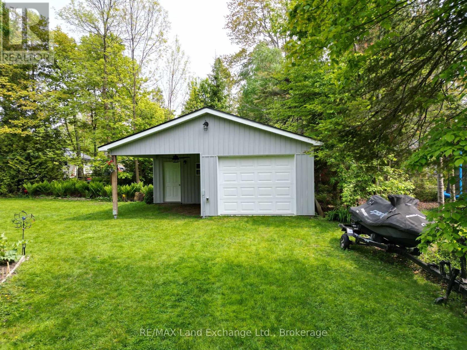 702 Yosacha Place, Huron-Kinloss, Ontario  N2Z 2X3 - Photo 3 - X12186775