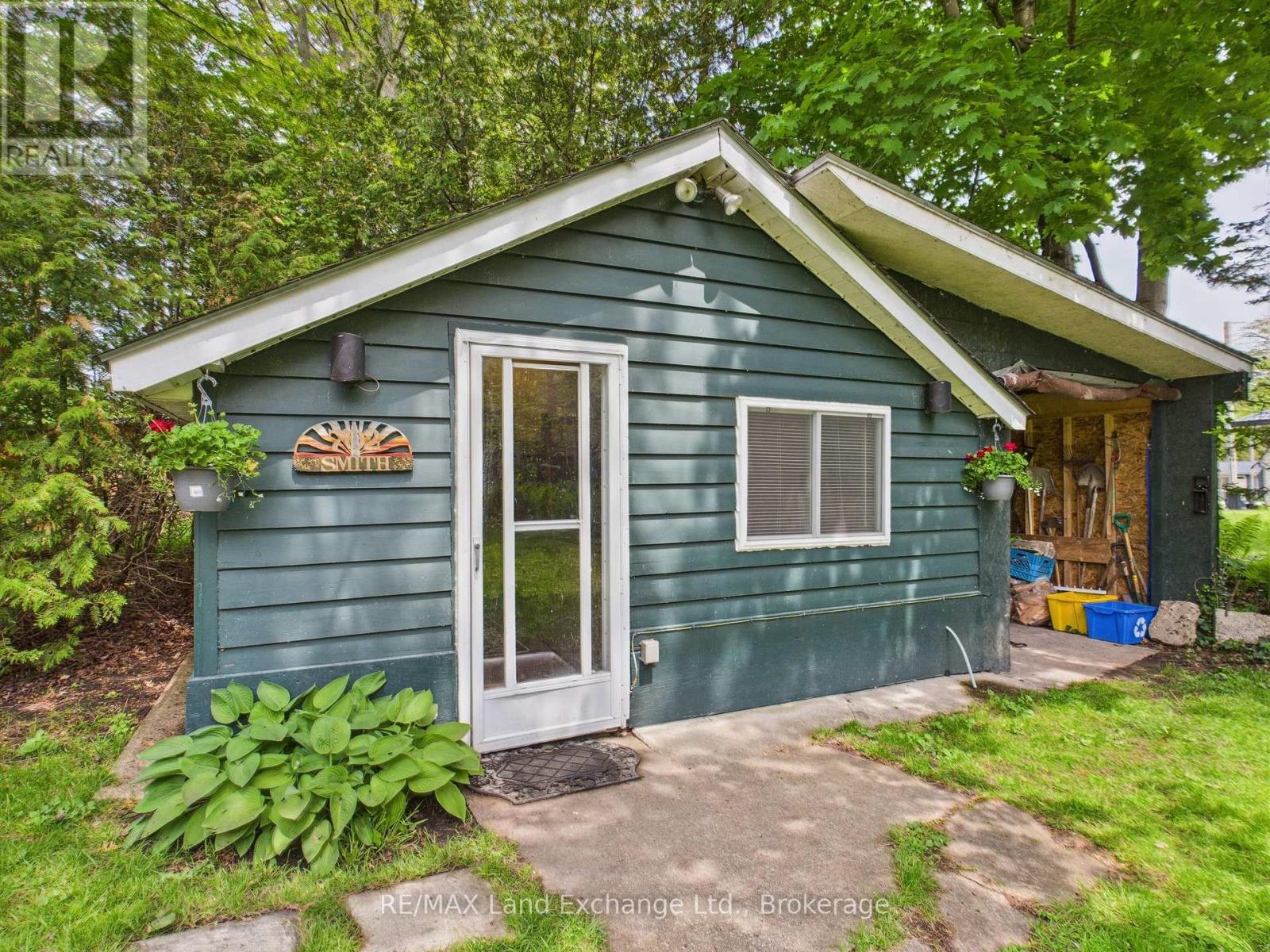 702 Yosacha Place, Huron-Kinloss, Ontario  N2Z 2X3 - Photo 5 - X12186775