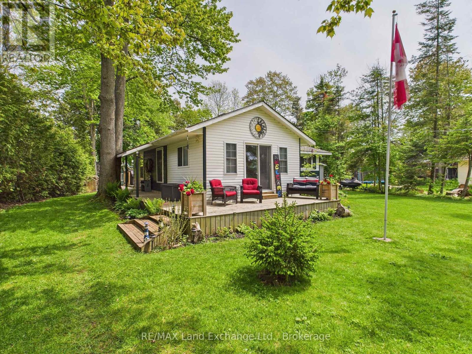 702 Yosacha Place, Huron-Kinloss, Ontario  N2Z 2X3 - Photo 9 - X12186775
