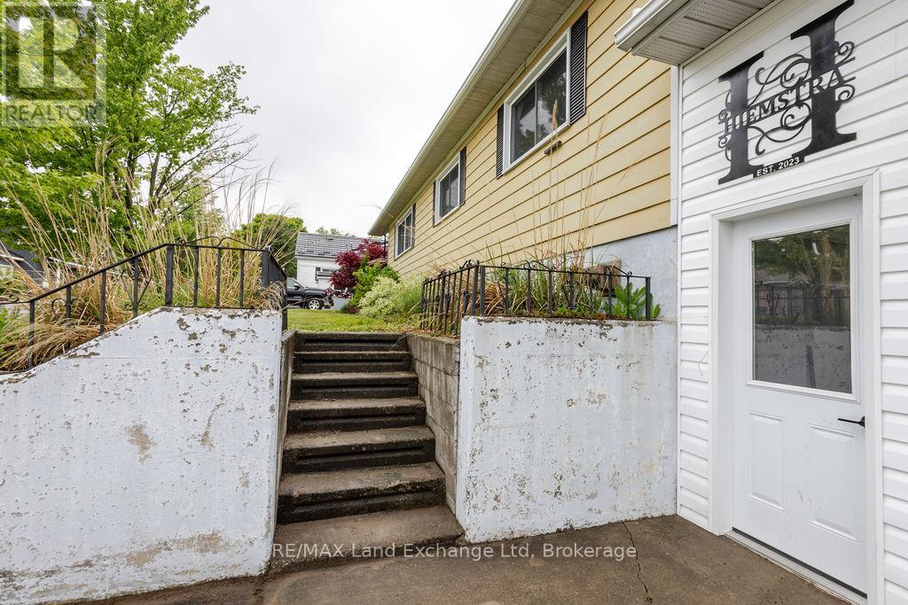 463 Wolsley Street, Huron-Kinloss, Ontario  N0G 2H0 - Photo 4 - X12186780