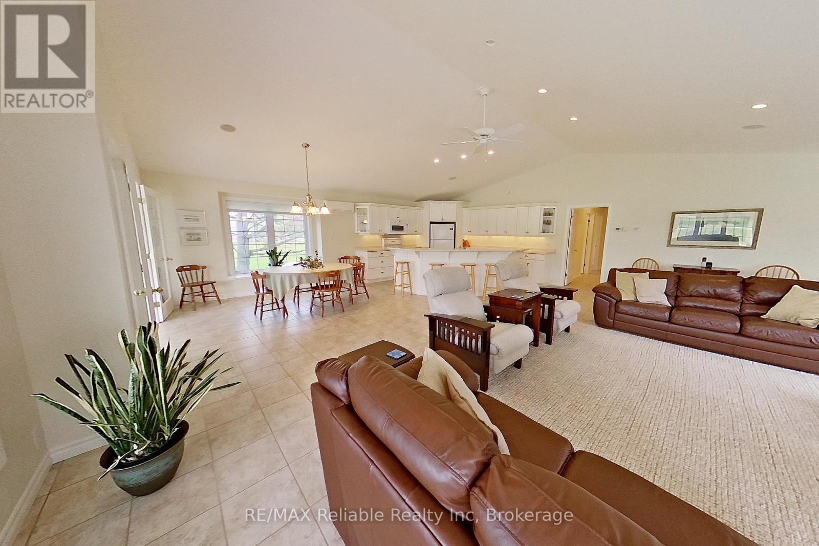 74318 Homestead Heights Drive, Bluewater, Ontario  N0M 2T0 - Photo 11 - X12186807
