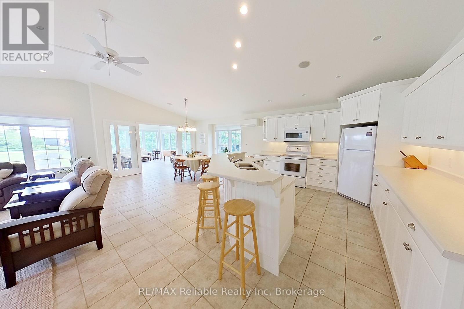 74318 Homestead Heights Drive, Bluewater, Ontario  N0M 2T0 - Photo 13 - X12186807