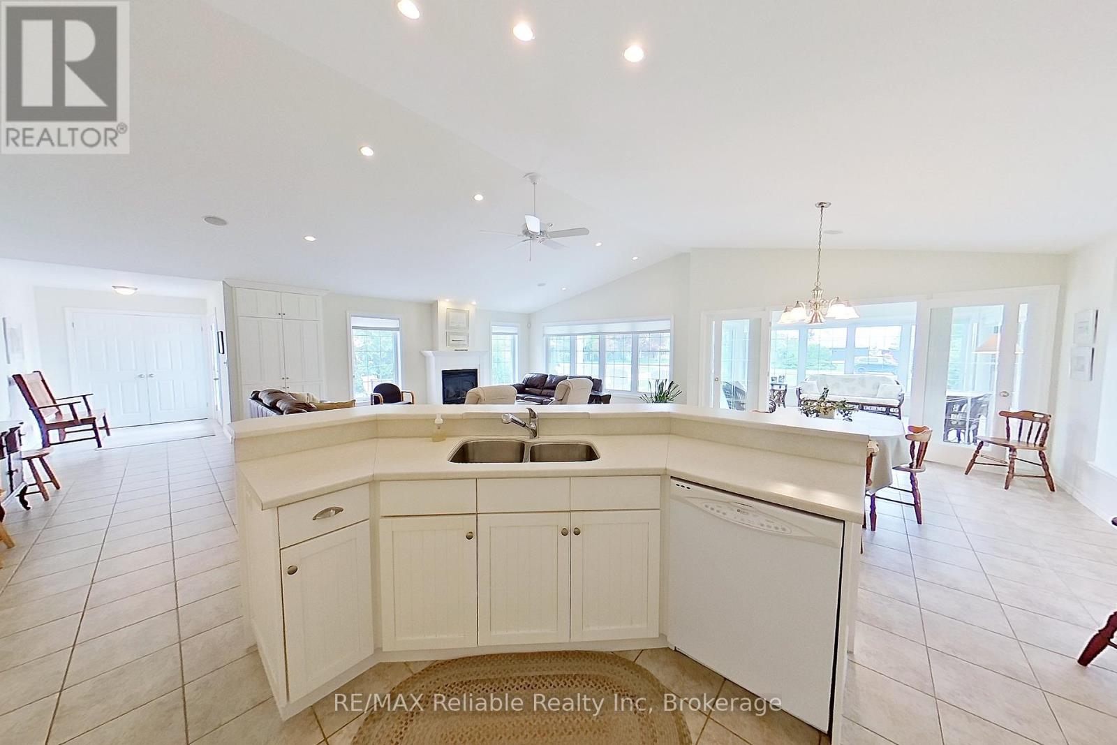 74318 Homestead Heights Drive, Bluewater, Ontario  N0M 2T0 - Photo 19 - X12186807